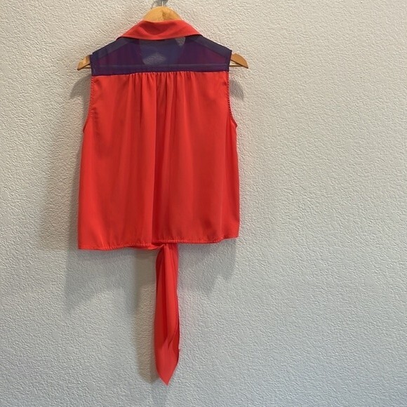 ZOA New York Red Tie Front Blouse with Blue Stitching Size 8 - Picture 5 of 6